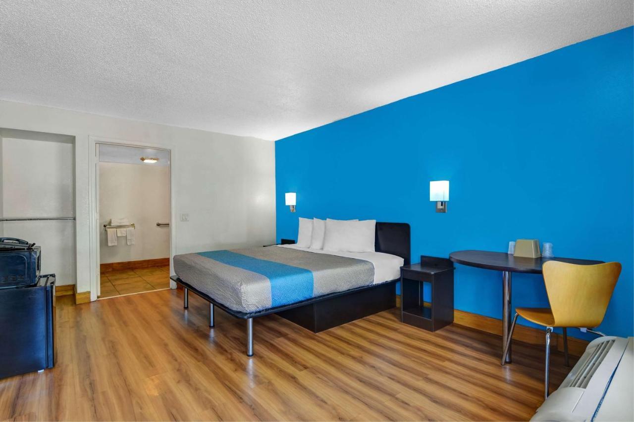 Motel 6-Atlanta, Ga โดราวิลล์ ภายนอก รูปภาพ