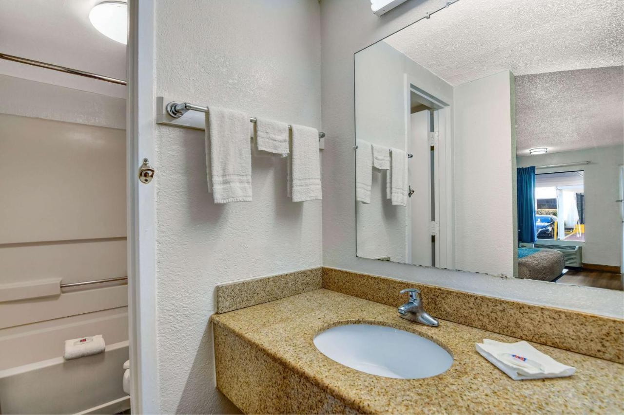 Motel 6-Atlanta, Ga โดราวิลล์ ภายนอก รูปภาพ