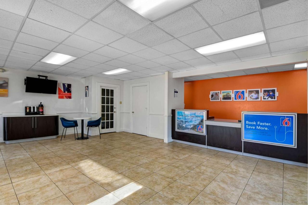 Motel 6-Atlanta, Ga โดราวิลล์ ภายนอก รูปภาพ