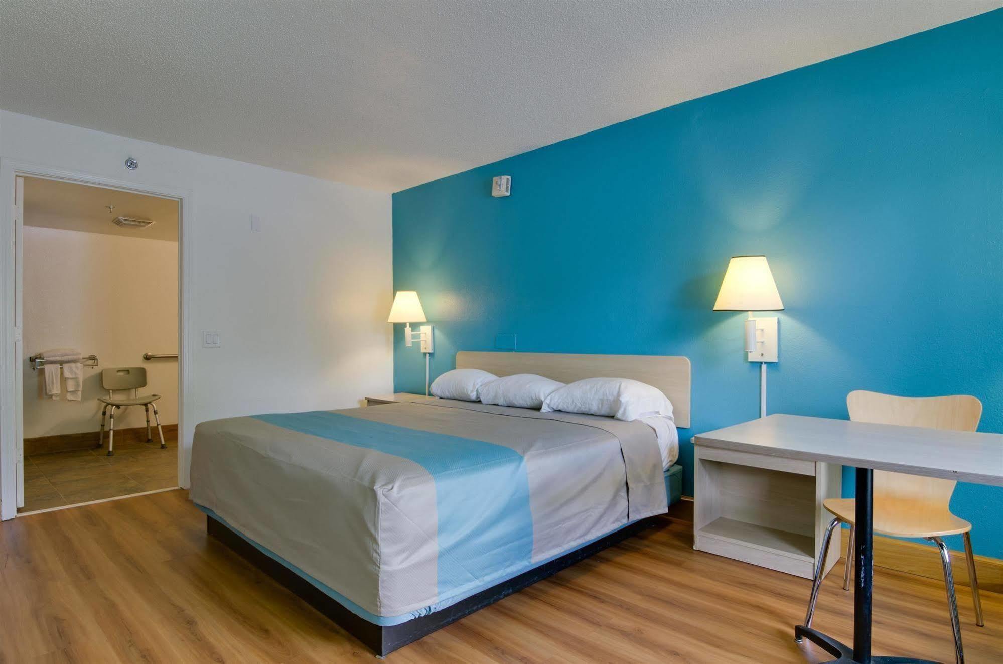 Motel 6-Atlanta, Ga โดราวิลล์ ภายนอก รูปภาพ