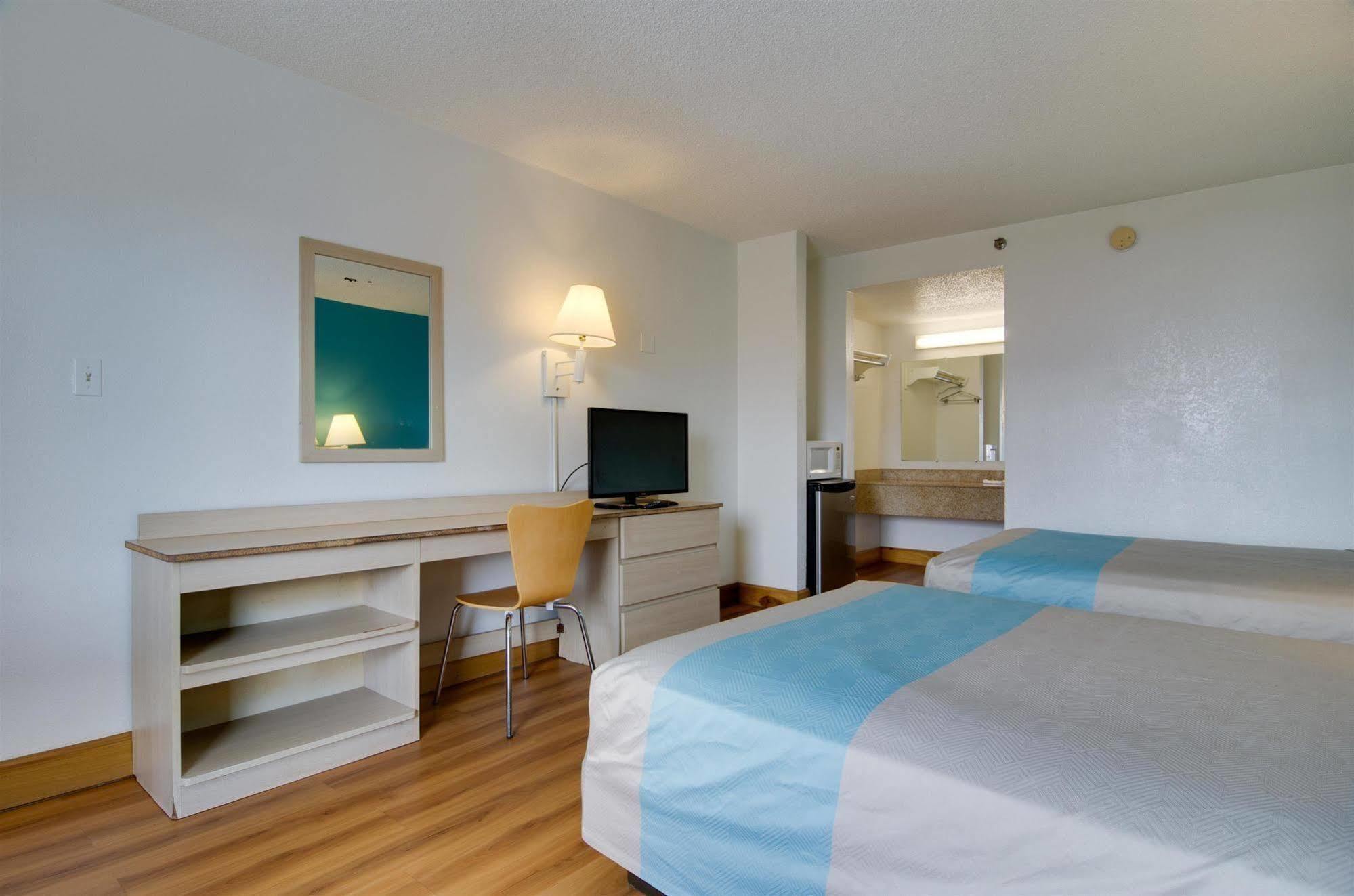 Motel 6-Atlanta, Ga โดราวิลล์ ภายนอก รูปภาพ