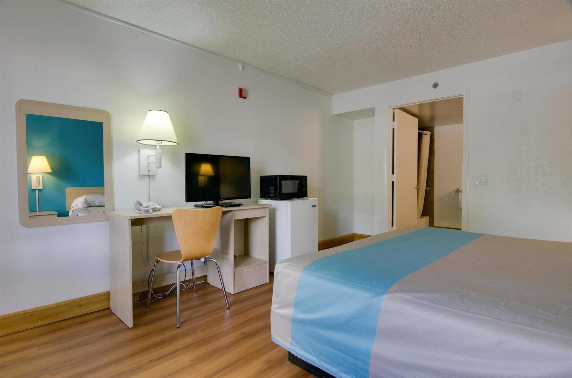 Motel 6-Atlanta, Ga โดราวิลล์ ภายนอก รูปภาพ